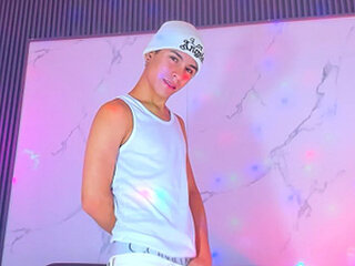 Trio_twink_hot's Picture