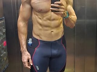 Aesthetic Guy's Picture